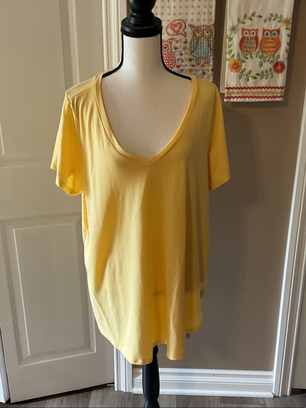 torrid Sunny Yellow V-Neck Short Sleeve Tee